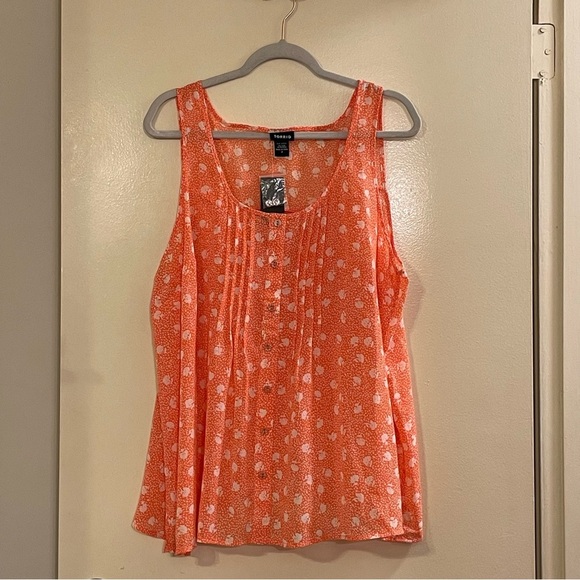 TORRID Floral Chiffon Tulip Back Tank in Coral - Picture 1 of 5